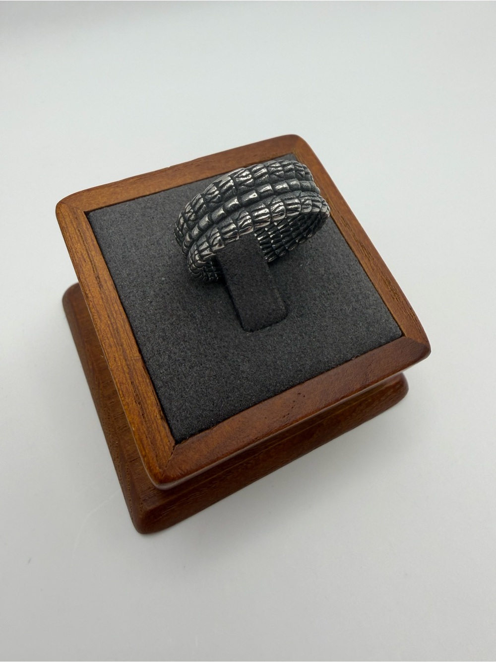Textured Armor Band Ring - Picture 5 of 7